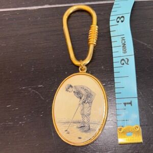 Vintage Barlow | Gold Tone Golf Faux Scrimshaw | Oval Golf Keychain Screw Lock
